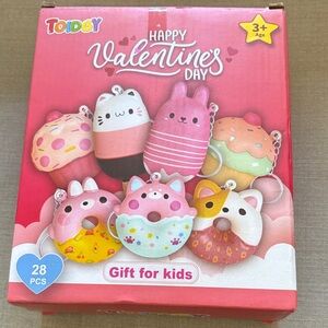 28pcs Donut squishy keychains NIB